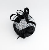 Cappello fascinator in pizzo a fiori grigio nero Cappello fascinator in pizzo a fiori grigio nero