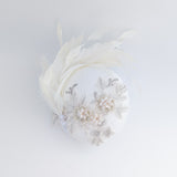 Cream feather lace satin fascinator hat Cream feather lace satin fascinator hat