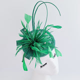 Cappello fascinator con piume di cristallo verde Cappello fascinator con piume di cristallo verde