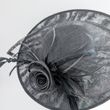 Cappello fascinator in piuma a disco grande nero Cappello fascinator in piuma a disco grande nero