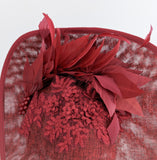 Cappello fascinator con piume a goccia grande bordeaux Cappello fascinator con piume a goccia grande bordeaux
