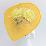 Cappello fascinator fiore rosa a goccia grande giallo Cappello fascinator fiore rosa a goccia grande giallo