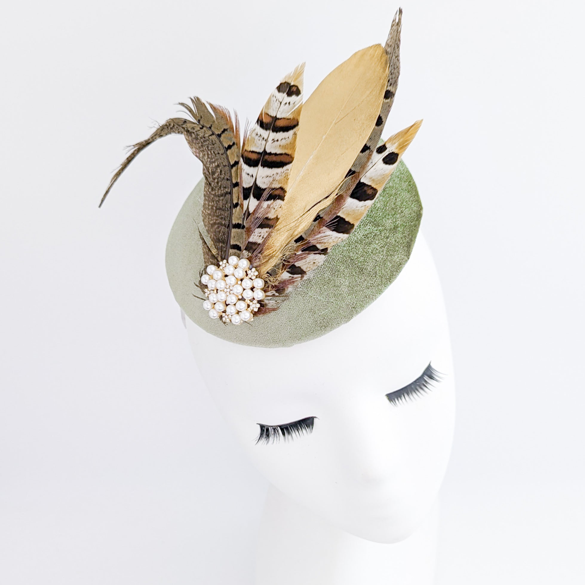 Cappelli da sposa fascinator in raso con piume di fagiano verde bottiglia uk Cappelli da sposa fascinator in raso con piume di fagiano verde bottiglia uk