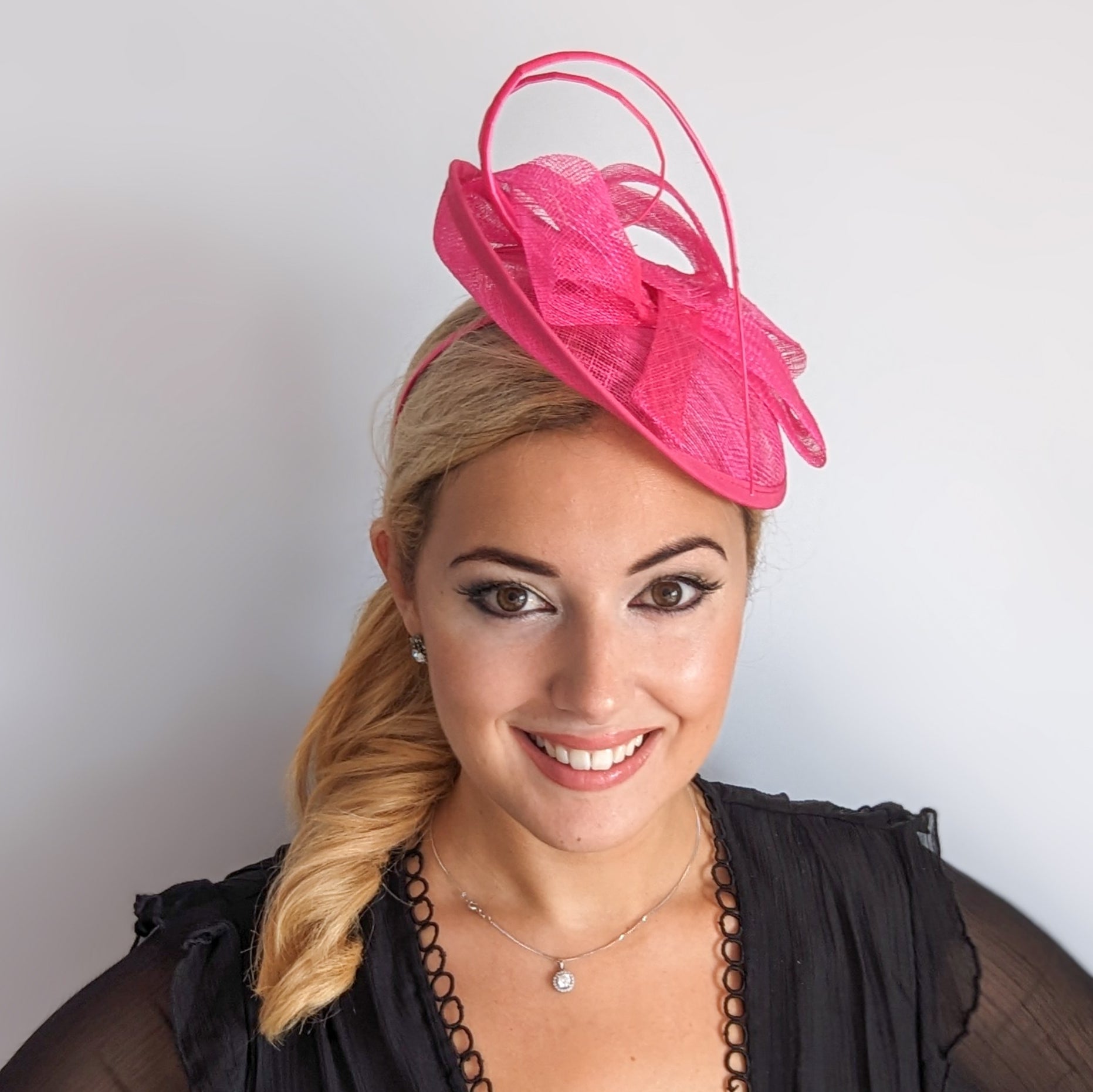 Hot pink disc saucer fascinator hat Hot pink disc saucer fascinator hat