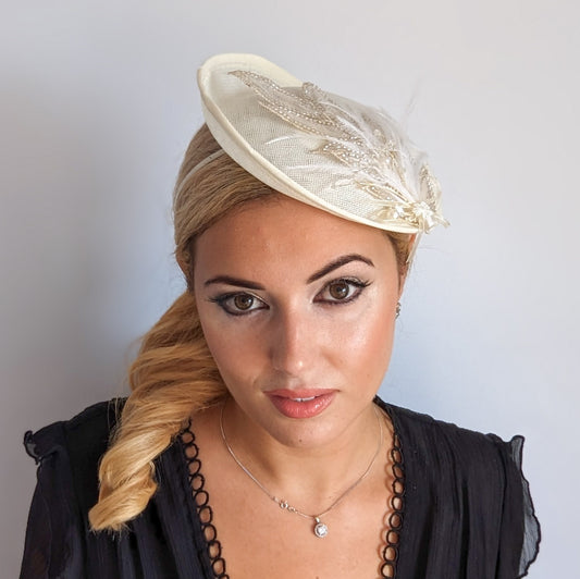 Cream crystal feather disc saucer fascinator hat