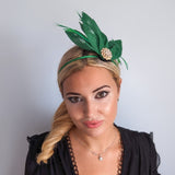 Cappello fascinator a ventaglio di petali di piume rosa cipria Cappello fascinator a ventaglio di petali di piume rosa cipria