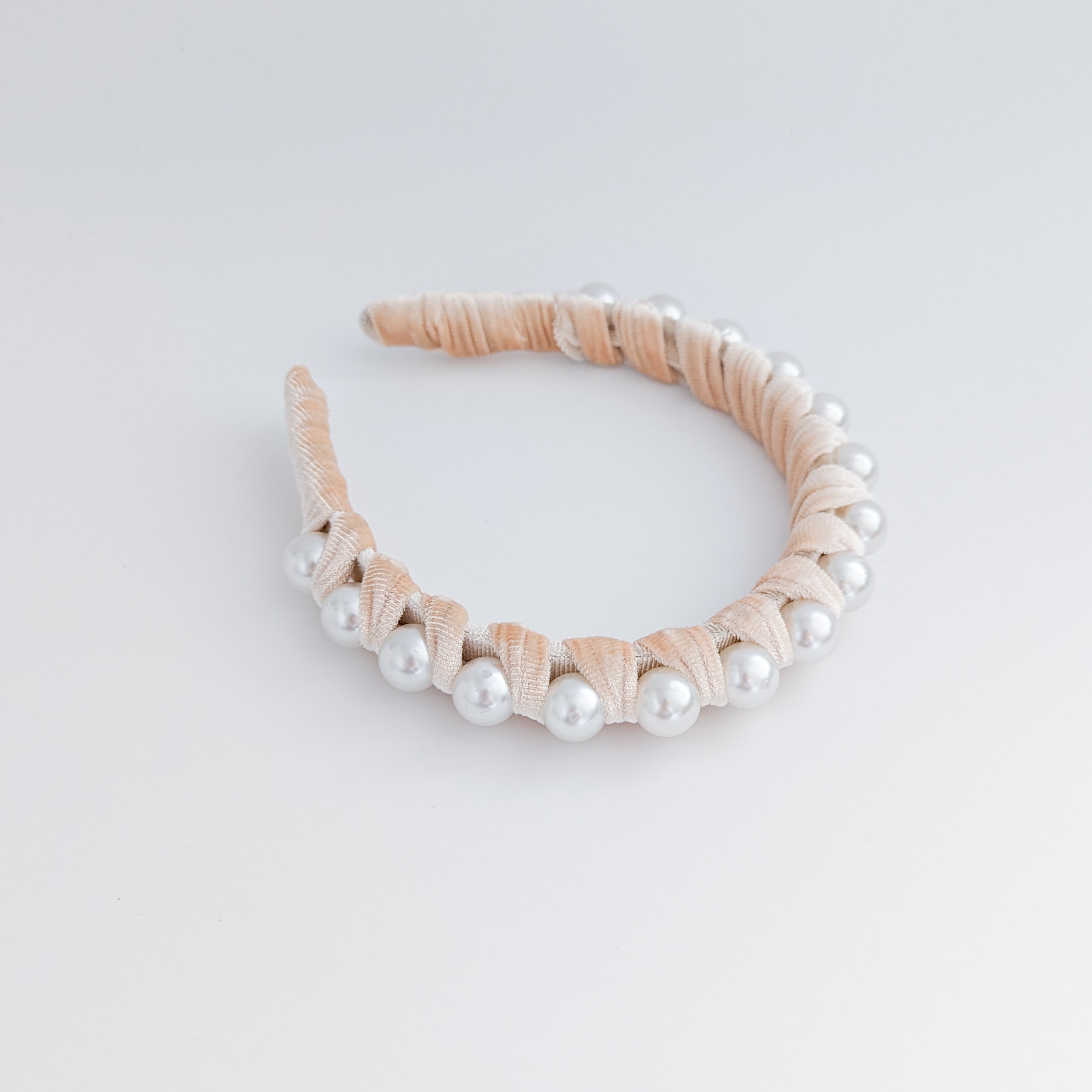 Cappello fascinator di piume di cristallo blu fiordaliso Cappello fascinator di piume di cristallo blu fiordaliso