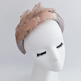 Cappello fascinator di piume di cristallo blu fiordaliso Cappello fascinator di piume di cristallo blu fiordaliso