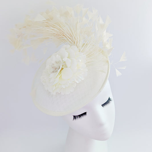 Cream flower feather disc saucer fascinator hat