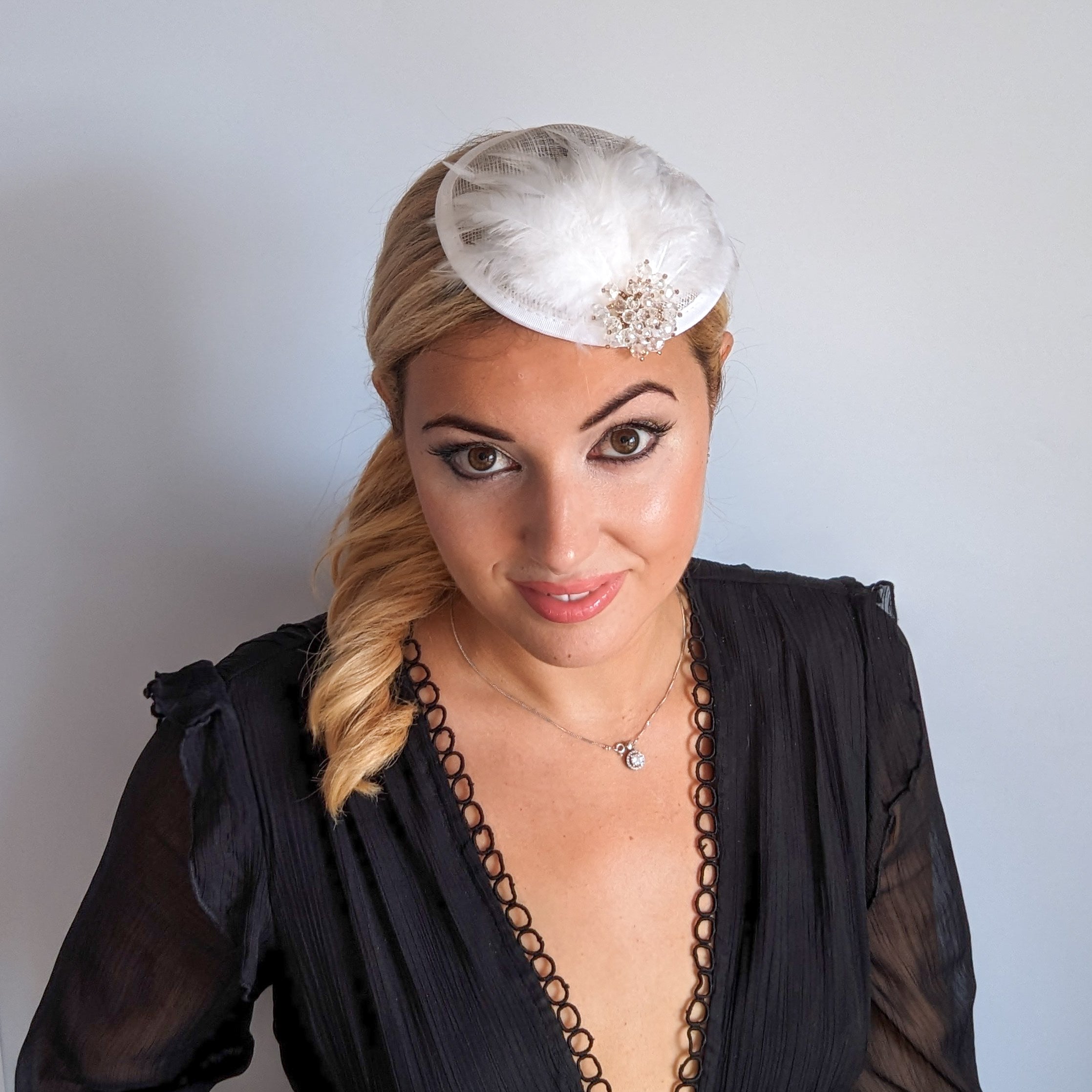 White crystal feather small fascinator wedding hat White crystal feather small fascinator wedding hat