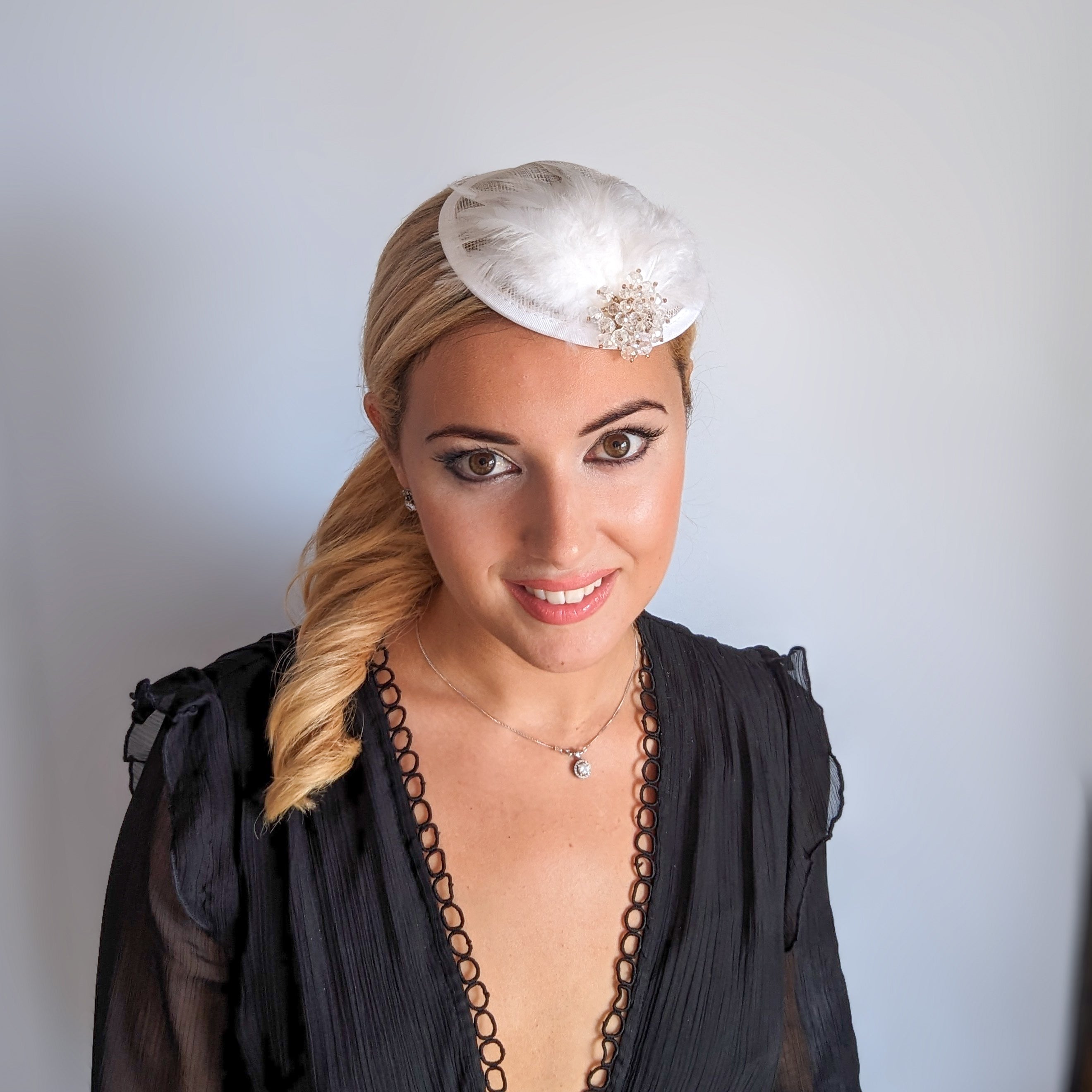 White crystal feather small fascinator wedding hat White crystal feather small fascinator wedding hat