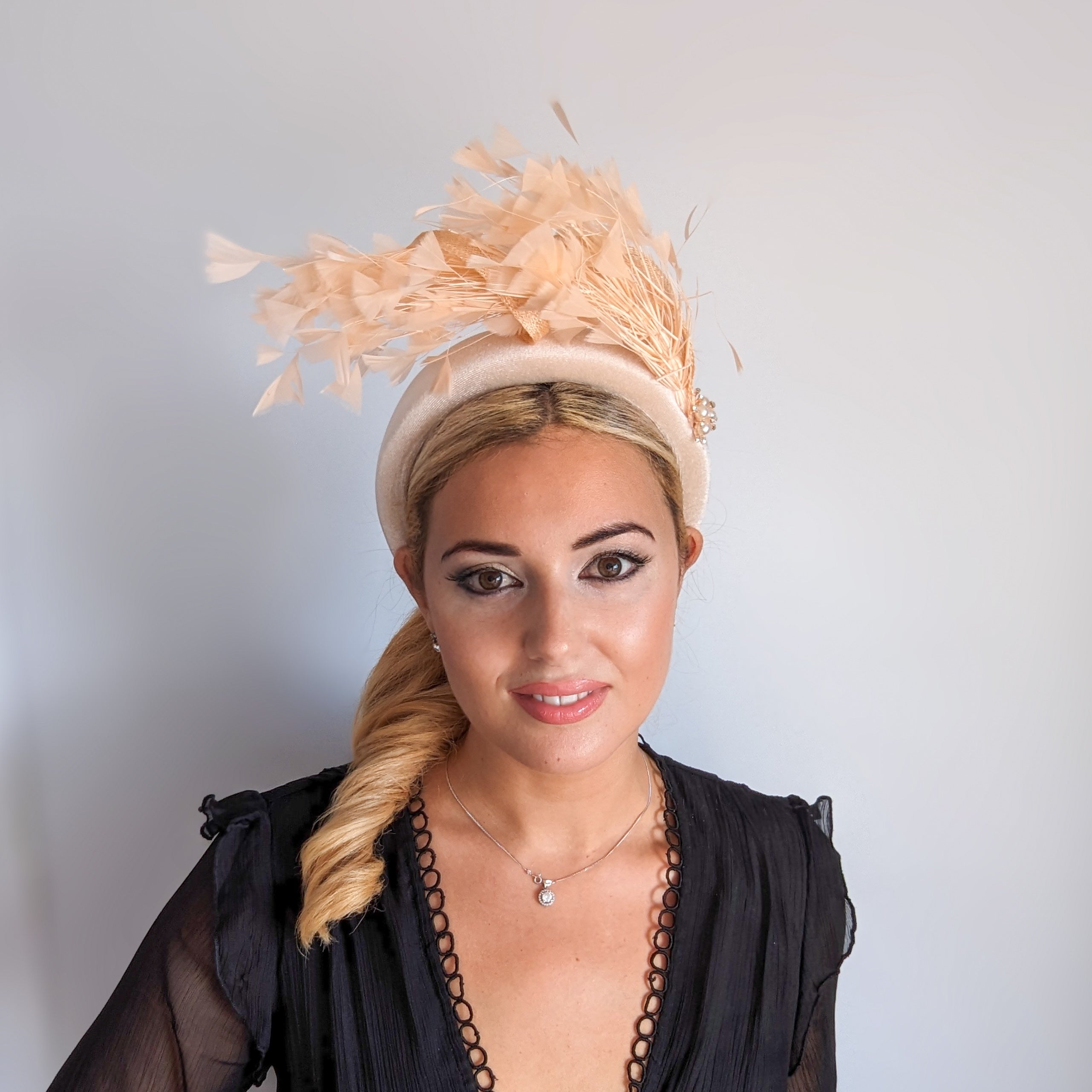 Champagne peach feather padded velvet headband fascinator Champagne peach feather padded velvet headband fascinator