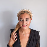 Cappello fascinator di piume di cristallo blu fiordaliso Cappello fascinator di piume di cristallo blu fiordaliso