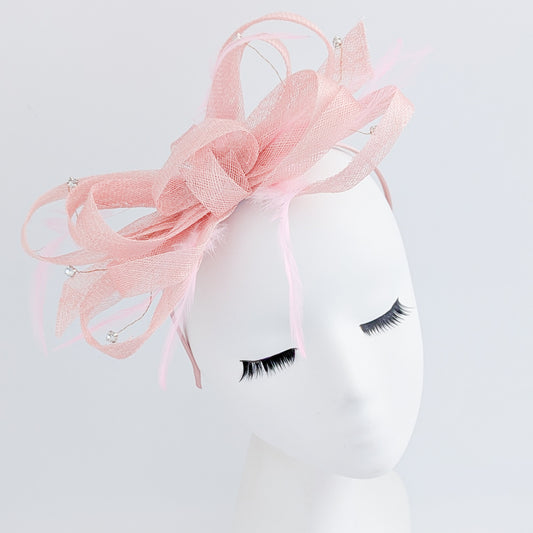 Cappello fascinator con piume di cristallo rosa cipria
