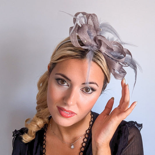 Cappello fascinator di piume di cristallo rosso