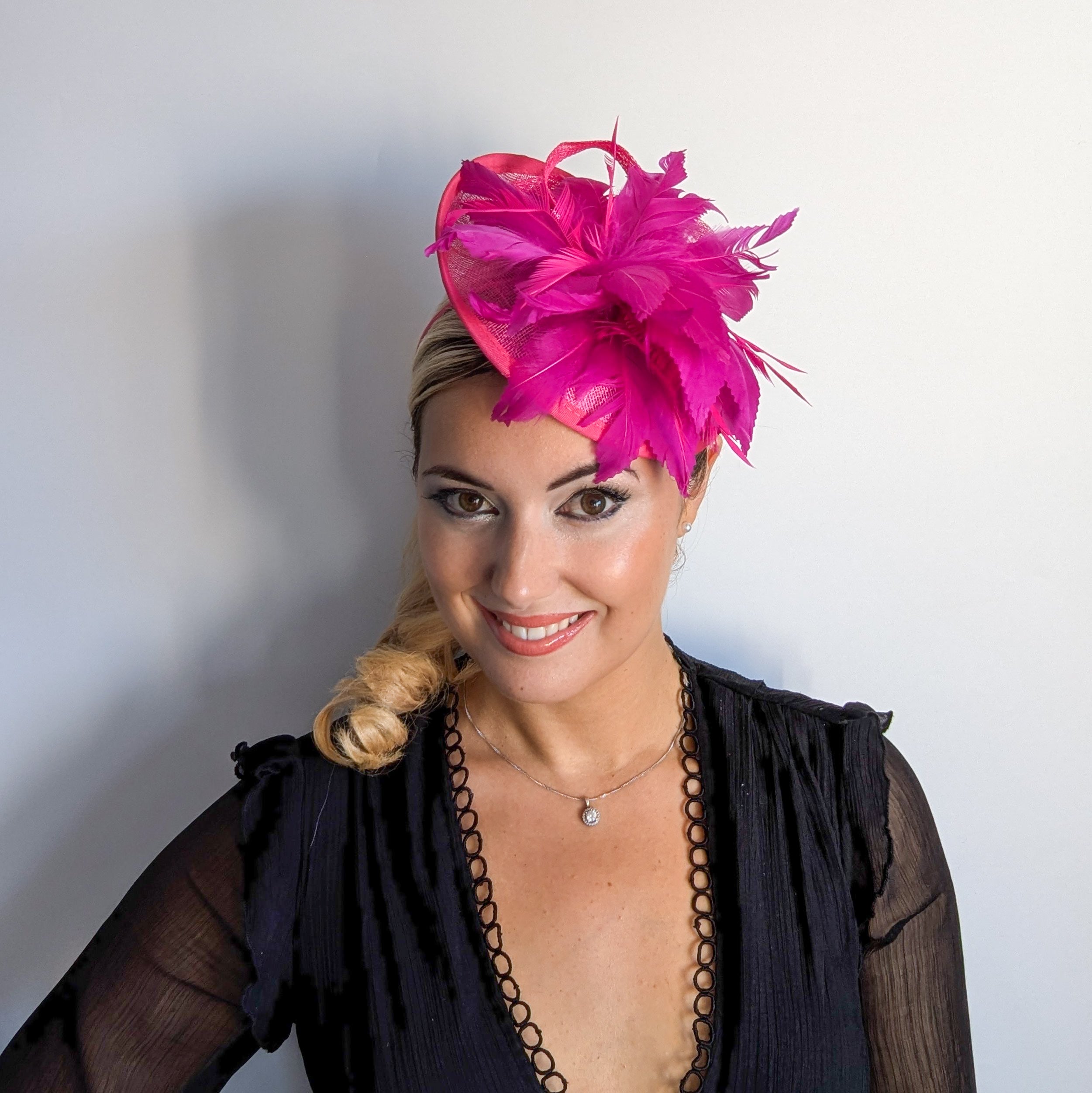 Fuchsia pink feather disc saucer fascinator hat Fuchsia pink feather disc saucer fascinator hat