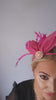 Cappello fascinator a ventaglio di petali di piume rosa cipria Cappello fascinator a ventaglio di petali di piume rosa cipria