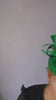 Cappello fascinator con piume di cristallo verde Cappello fascinator con piume di cristallo verde