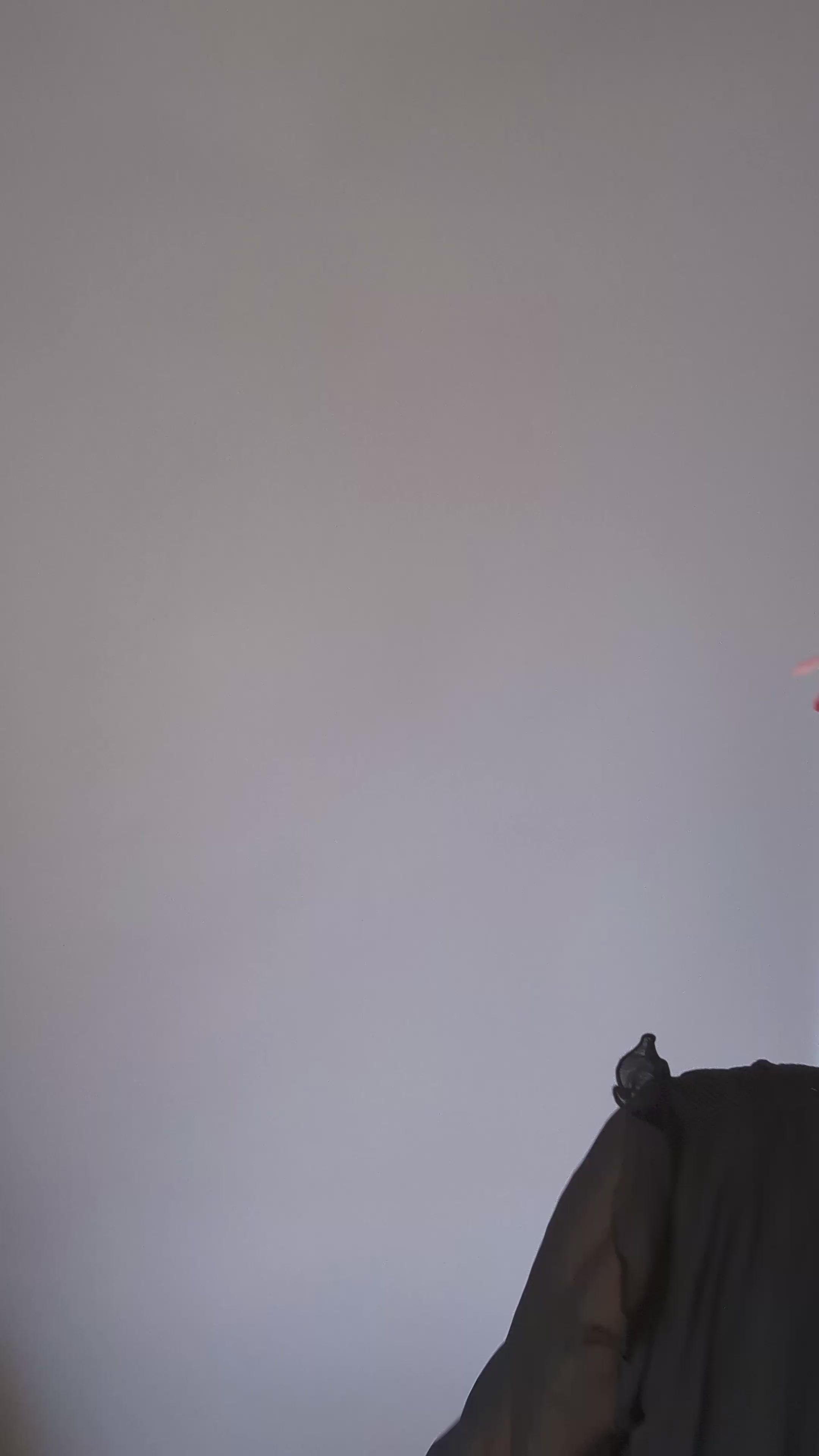 Cappello con piattino a forma di fiore rosa cipria Cappello con piattino a forma di fiore rosa cipria