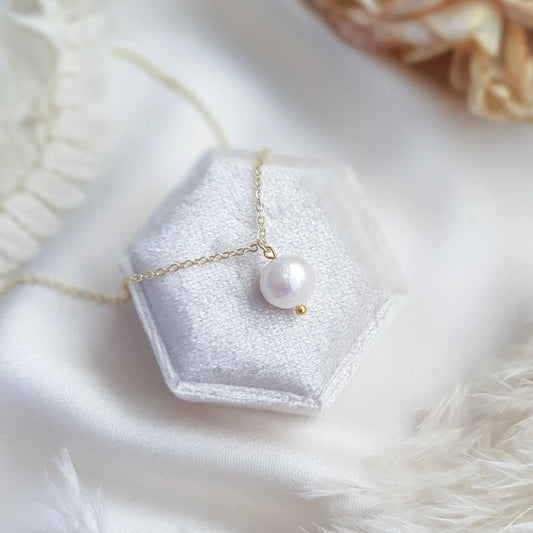 Baroque pearl bridal necklace, Dainty wedding necklace, Gold minimalist elegant necklace, Freshwater pearl wedding jewellery - House of Hats