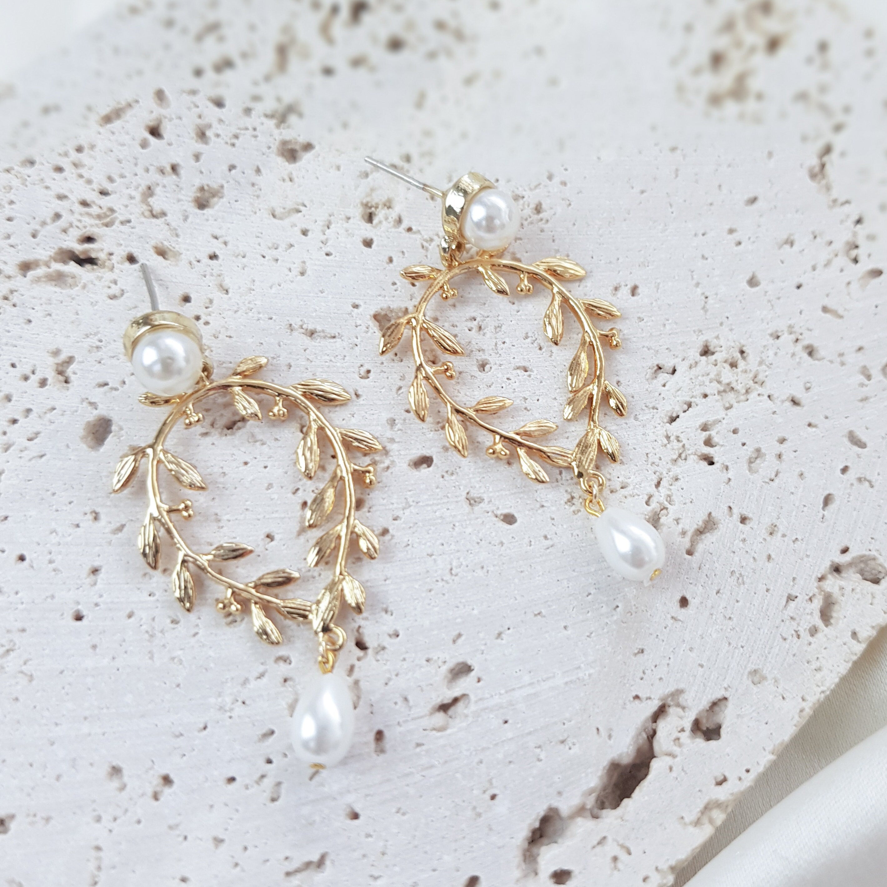 Gold pearl boho bridal earrings, Wedding earrings for brides, Statement wedding earrings,  Pearl wedding jewellery, Drop earrings Gold pearl boho bridal earrings, Wedding earrings for brides, Statement wedding earrings,  Pearl wedding jewellery, Drop earrings