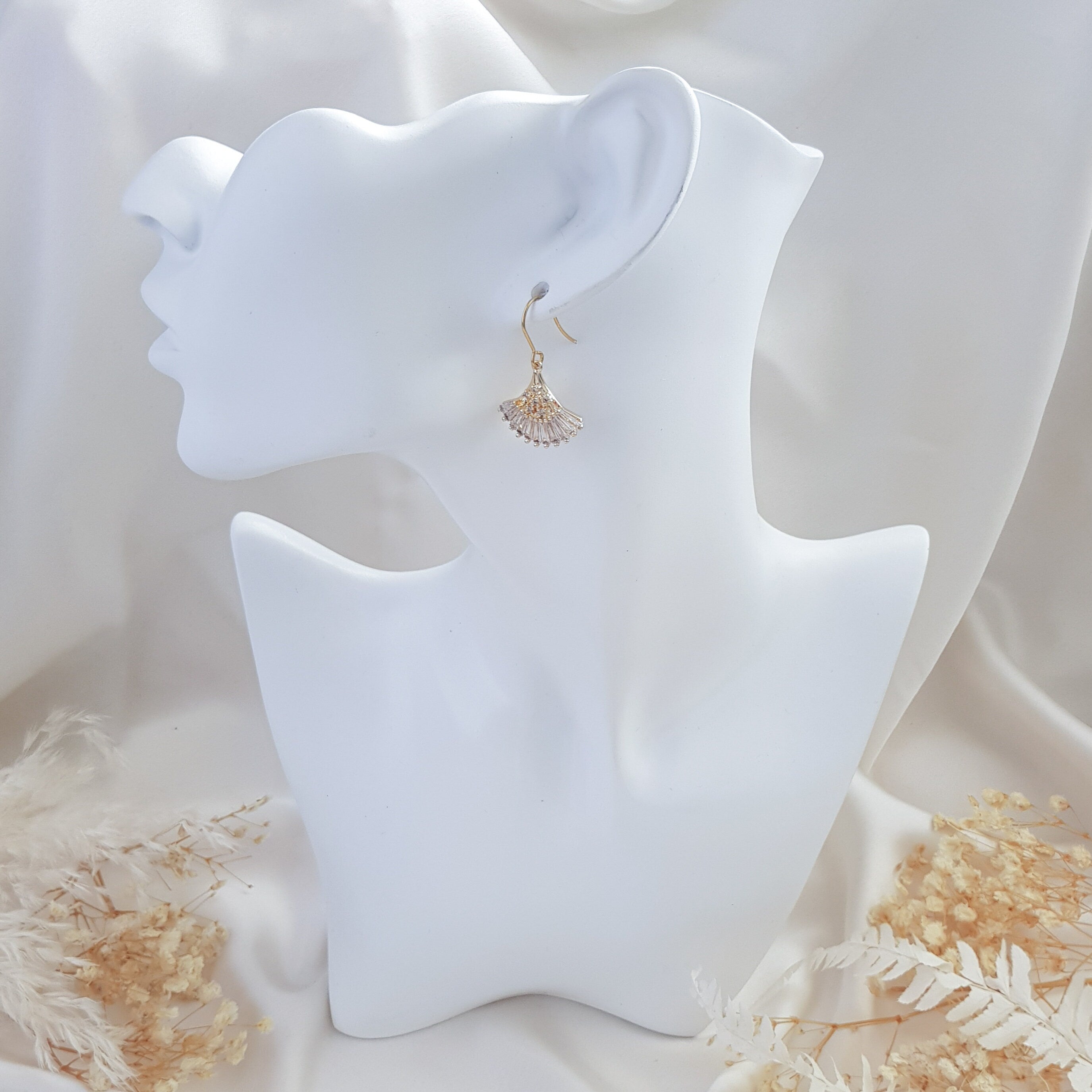 Crystal fan bridal earrings, Gold zirconia wedding earrings, Statement bridal earrings, Art deco wedding jewellery, Drop earrings Crystal fan bridal earrings, Gold zirconia wedding earrings, Statement bridal earrings, Art deco wedding jewellery, Drop earrings
