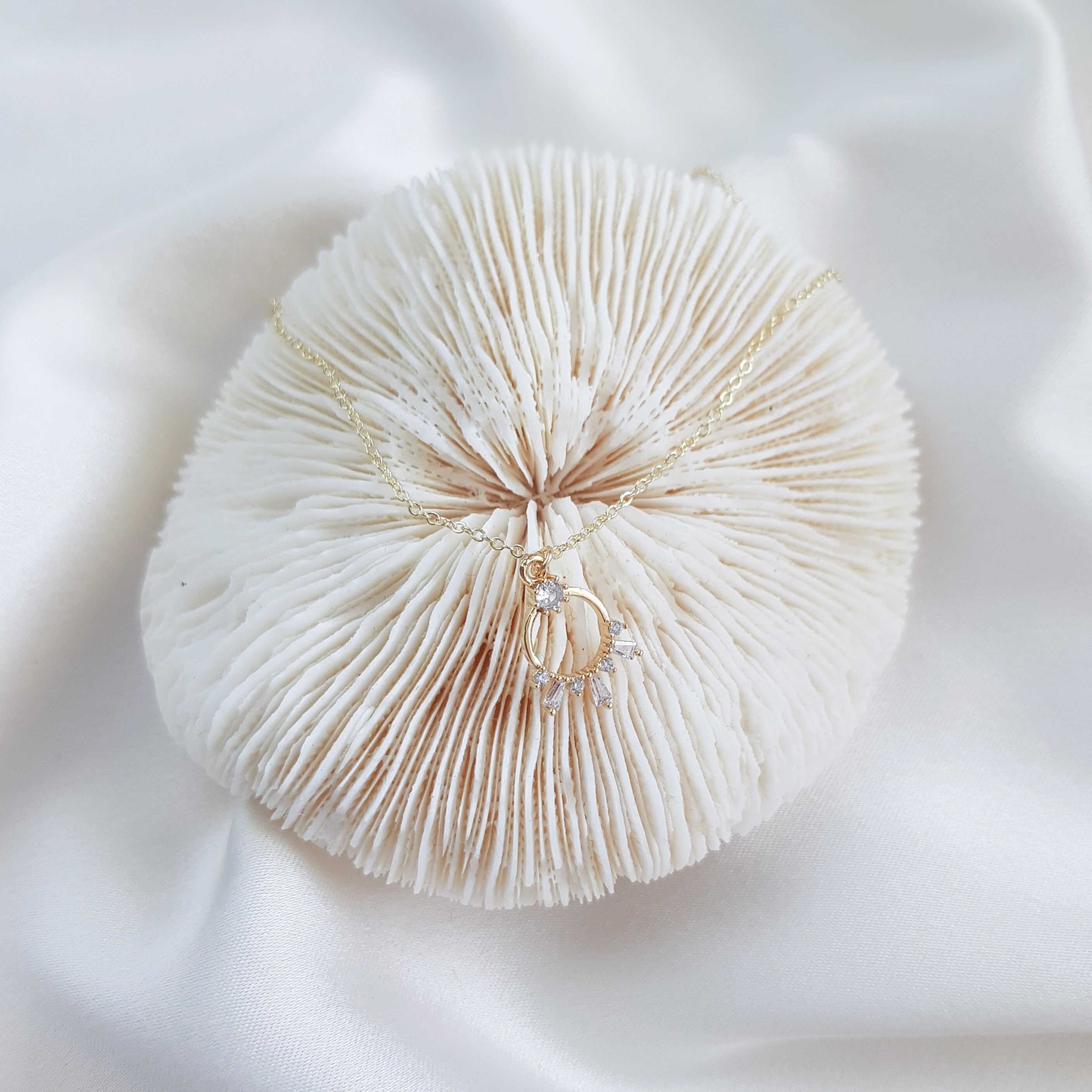 Gold zirconia crystal bridal necklace, Boho wedding necklace, Dainty minimalist necklace, Crystal wedding jewellery, Jewellery for brides Gold zirconia crystal bridal necklace, Boho wedding necklace, Dainty minimalist necklace, Crystal wedding jewellery, Jewellery for brides