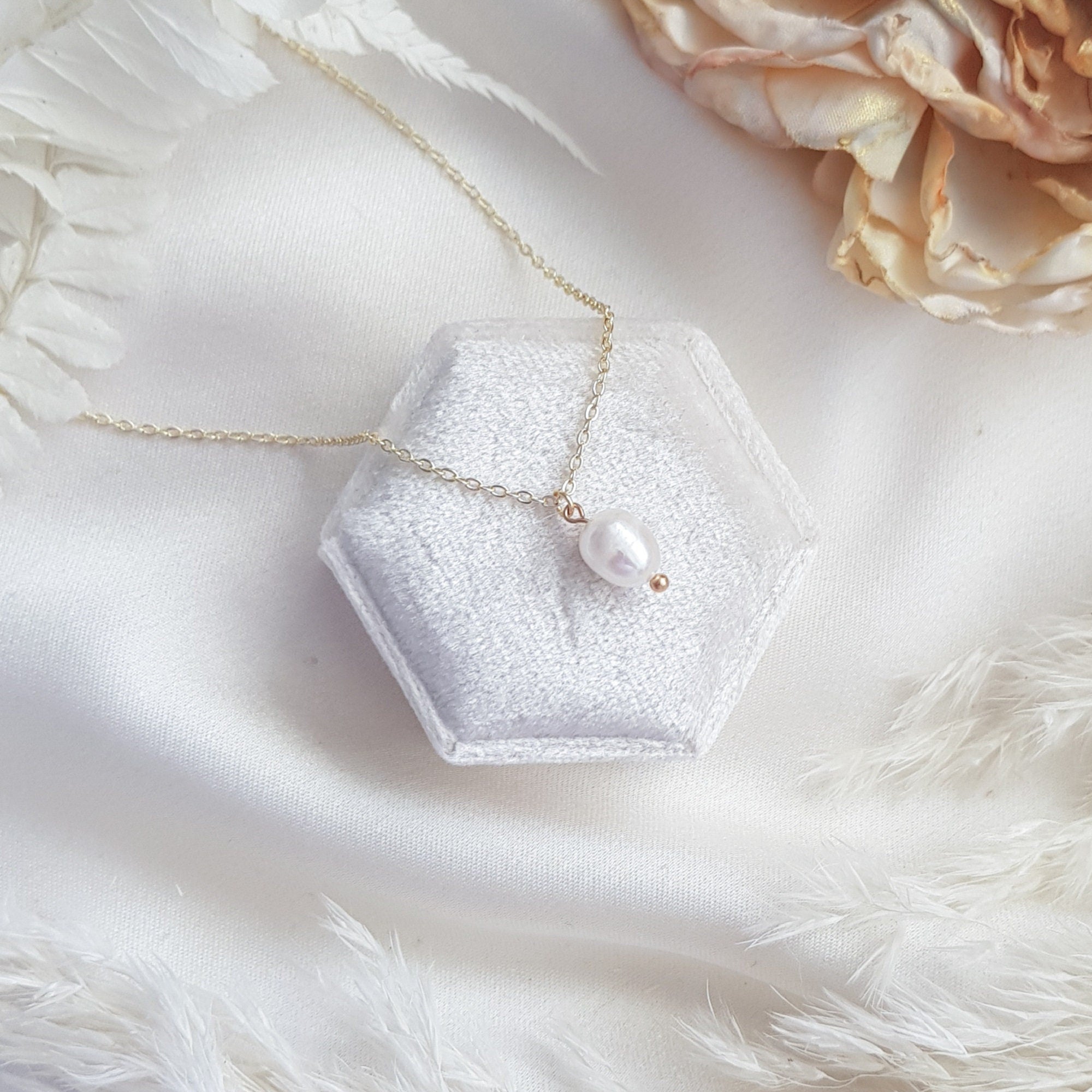 Baroque pearl bridal necklace, Dainty wedding necklace, Gold minimalist elegant necklace, Freshwater pearl wedding jewellery Baroque pearl bridal necklace, Dainty wedding necklace, Gold minimalist elegant necklace, Freshwater pearl wedding jewellery