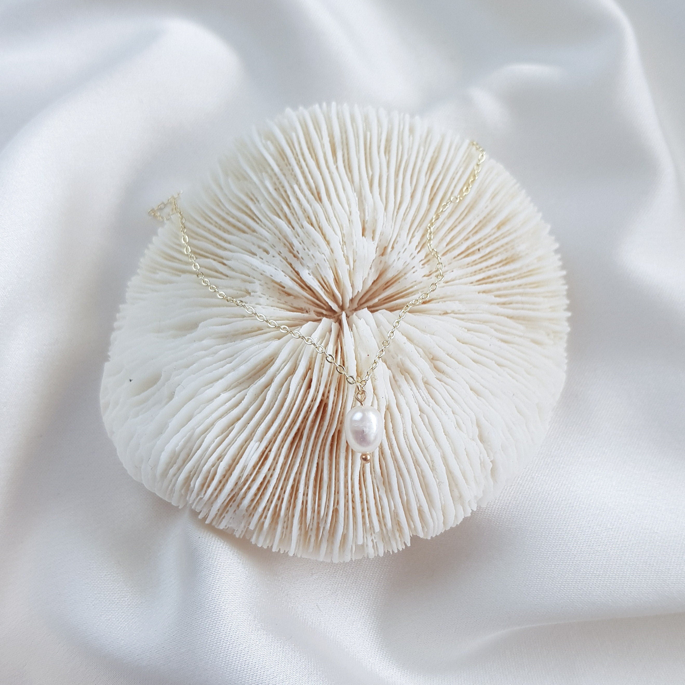 Baroque pearl bridal necklace, Dainty wedding necklace, Gold minimalist elegant necklace, Freshwater pearl wedding jewellery Baroque pearl bridal necklace, Dainty wedding necklace, Gold minimalist elegant necklace, Freshwater pearl wedding jewellery