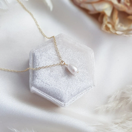 Baroque pearl bridal necklace, Dainty wedding necklace, Gold minimalist elegant necklace, Freshwater pearl wedding jewellery House of Hats