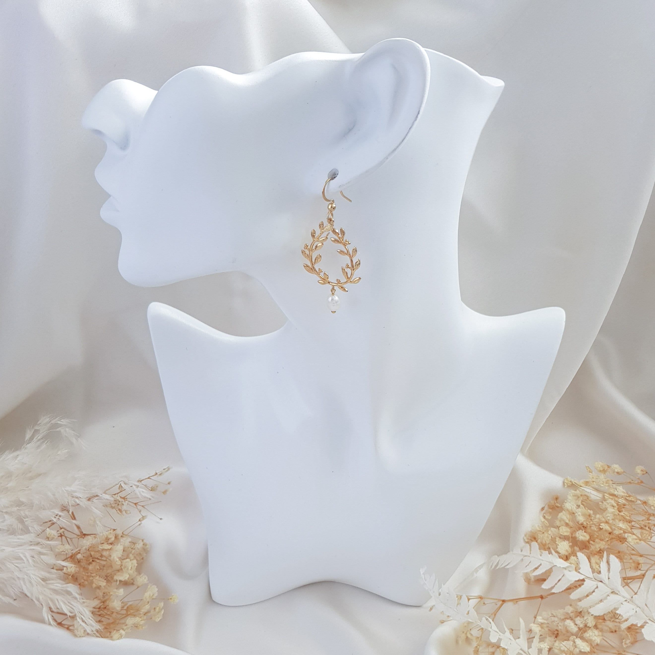 Gold pearl boho bridal earrings, Wedding earrings for brides, Statement wedding earrings, Freshwater pearl wedding jewellery, Drop earrings Gold pearl boho bridal earrings, Wedding earrings for brides, Statement wedding earrings, Freshwater pearl wedding jewellery, Drop earrings