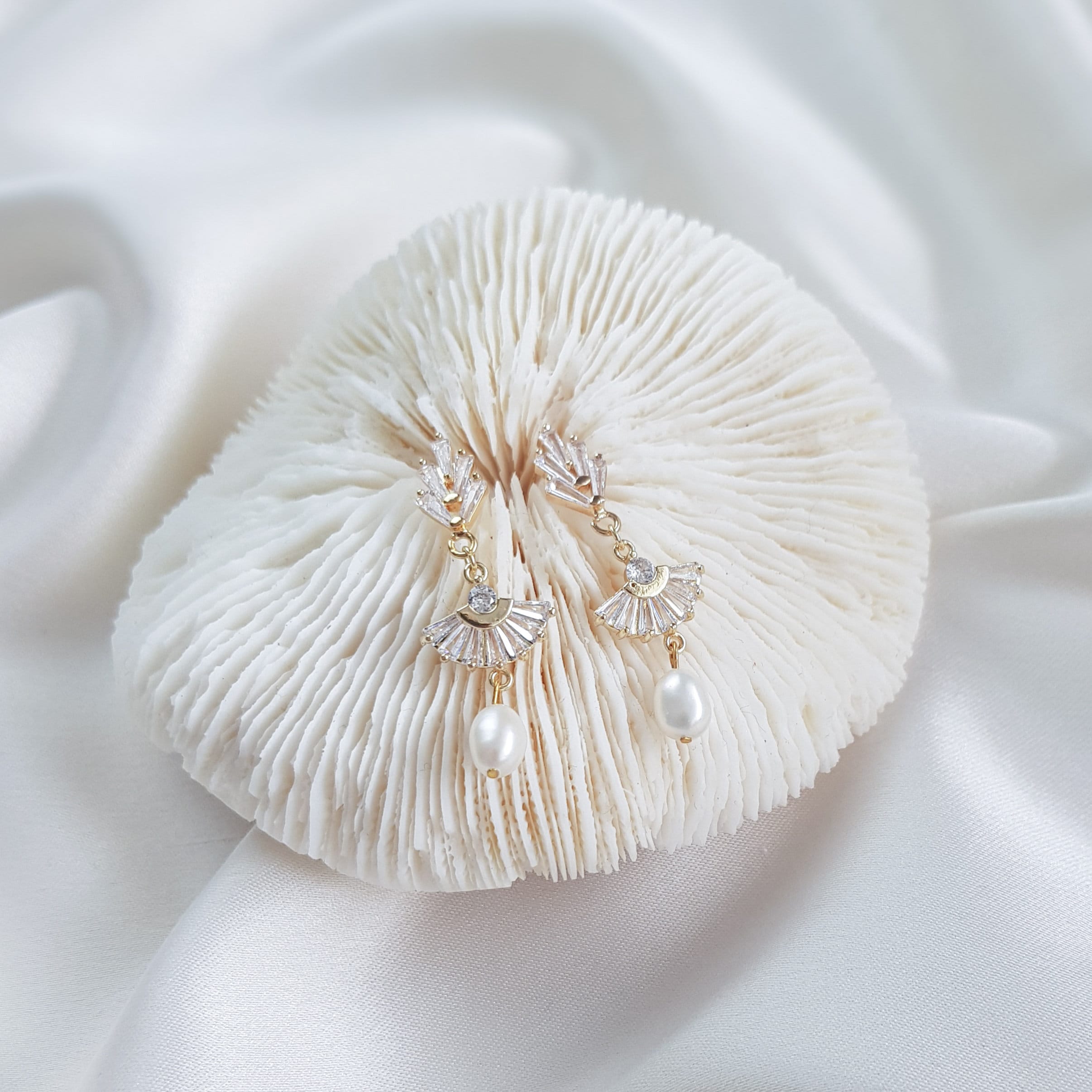 Pearl Drop Earrings, Bridal Earrings, Art Deco Earrings, Gold Pearl Earrings, Wedding Earrings, Bridesmaid Gift, Freshwater Pearl Earrings Pearl Drop Earrings, Bridal Earrings, Art Deco Earrings, Gold Pearl Earrings, Wedding Earrings, Bridesmaid Gift, Freshwater Pearl Earrings