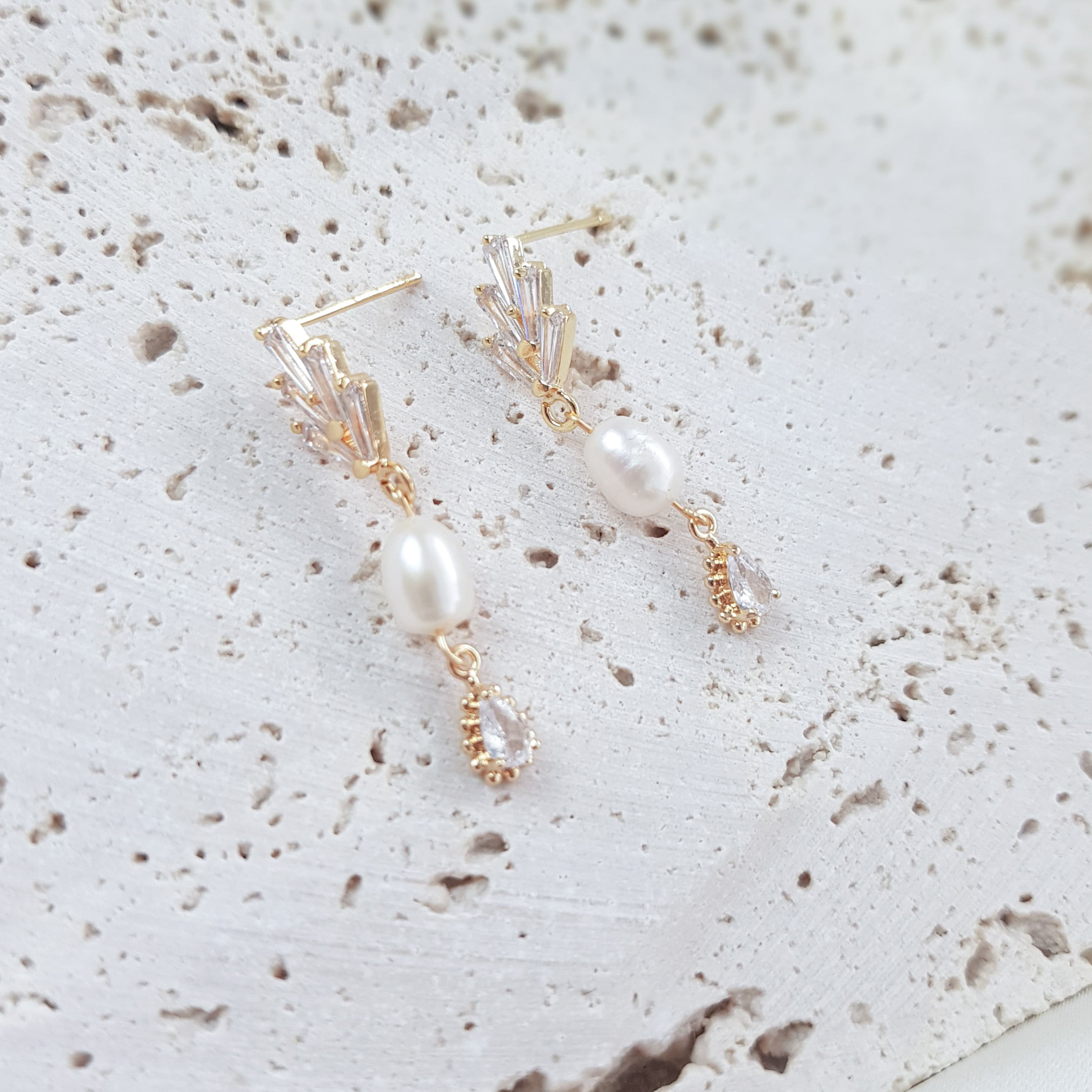 Pearl Drop Earrings, Bridal Earrings, Vintage Style Earrings, Gold Pearl Earrings, Wedding Earrings, Bridesmaid Gift, Crystal Earrings Pearl Drop Earrings, Bridal Earrings, Vintage Style Earrings, Gold Pearl Earrings, Wedding Earrings, Bridesmaid Gift, Crystal Earrings