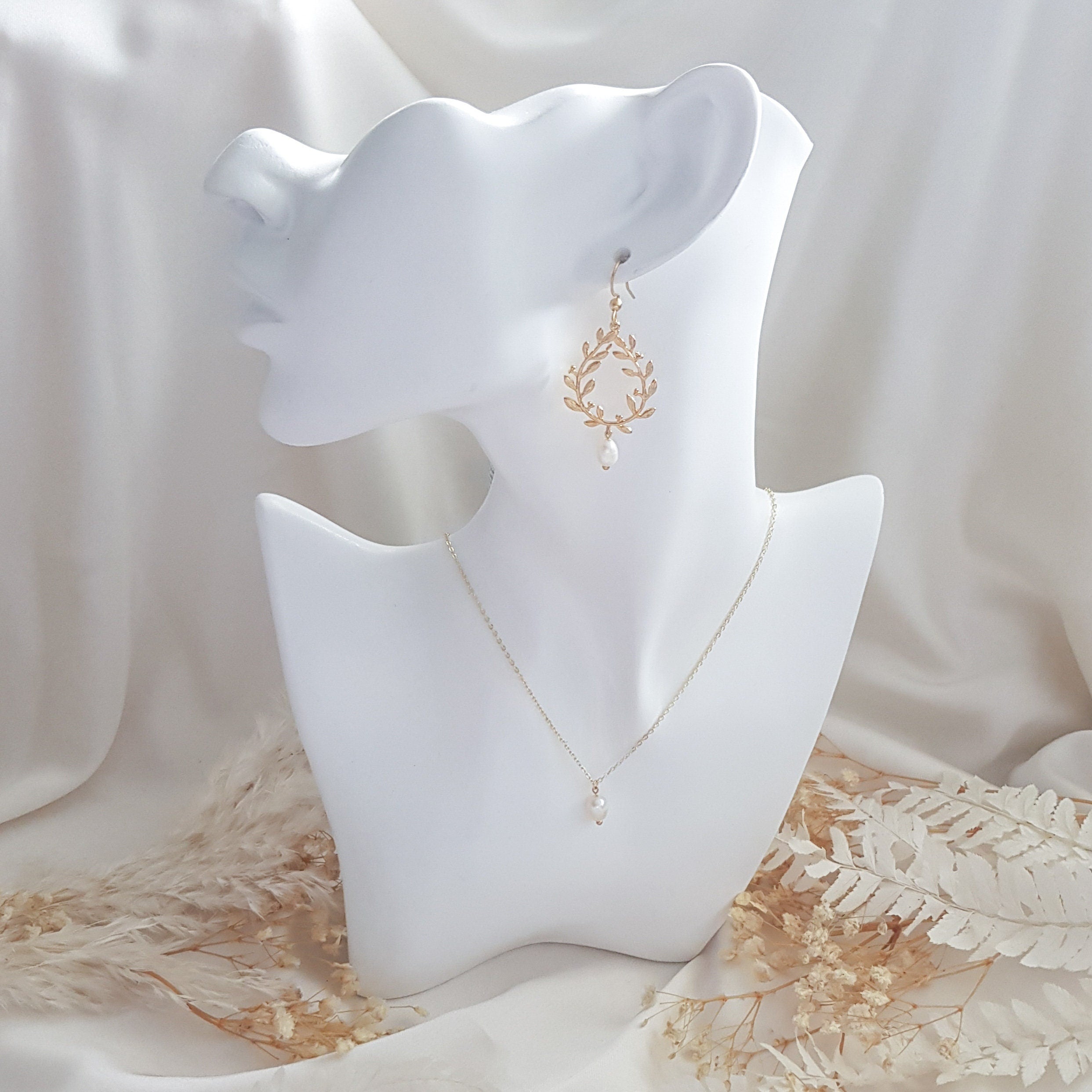 Baroque pearl bridal necklace, Dainty wedding necklace, Gold minimalist elegant necklace, Freshwater pearl wedding jewellery
