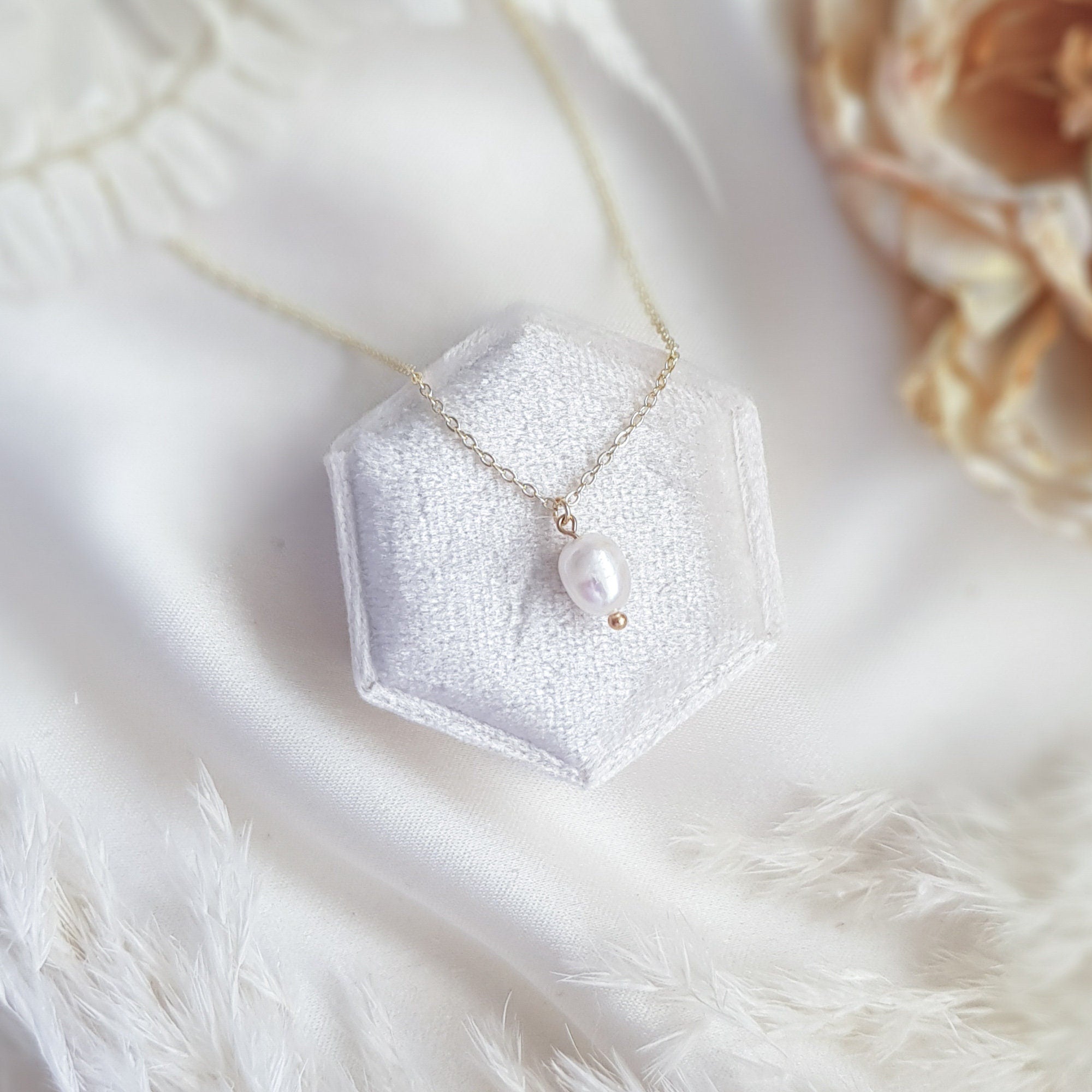 Baroque pearl bridal necklace, Dainty wedding necklace, Gold minimalist elegant necklace, Freshwater pearl wedding jewellery Baroque pearl bridal necklace, Dainty wedding necklace, Gold minimalist elegant necklace, Freshwater pearl wedding jewellery