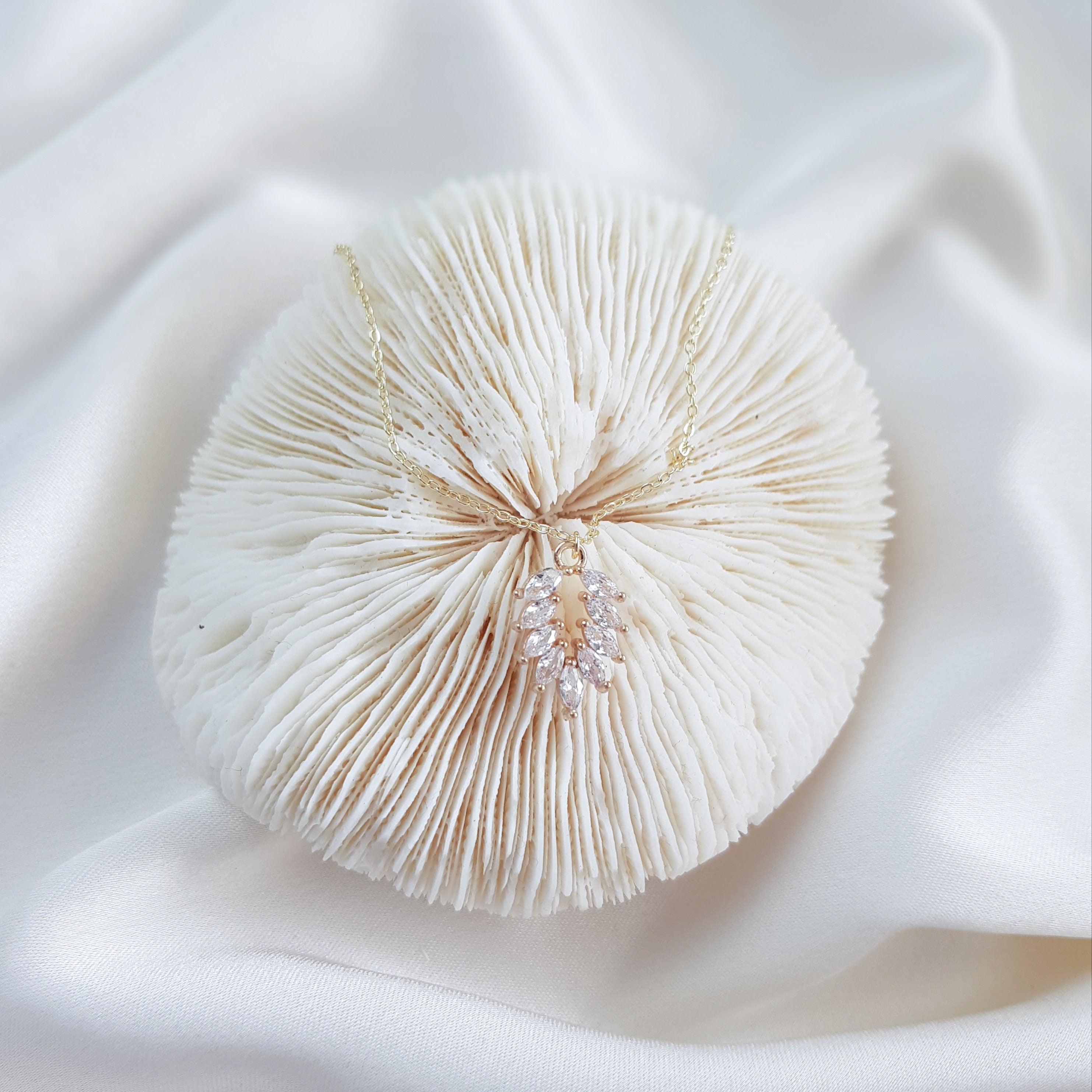 Gold zirconia crystal bridal necklace, Boho wedding necklace, Dainty minimalist necklace, Crystal wedding jewellery, Jewellery for brides Gold zirconia crystal bridal necklace, Boho wedding necklace, Dainty minimalist necklace, Crystal wedding jewellery, Jewellery for brides