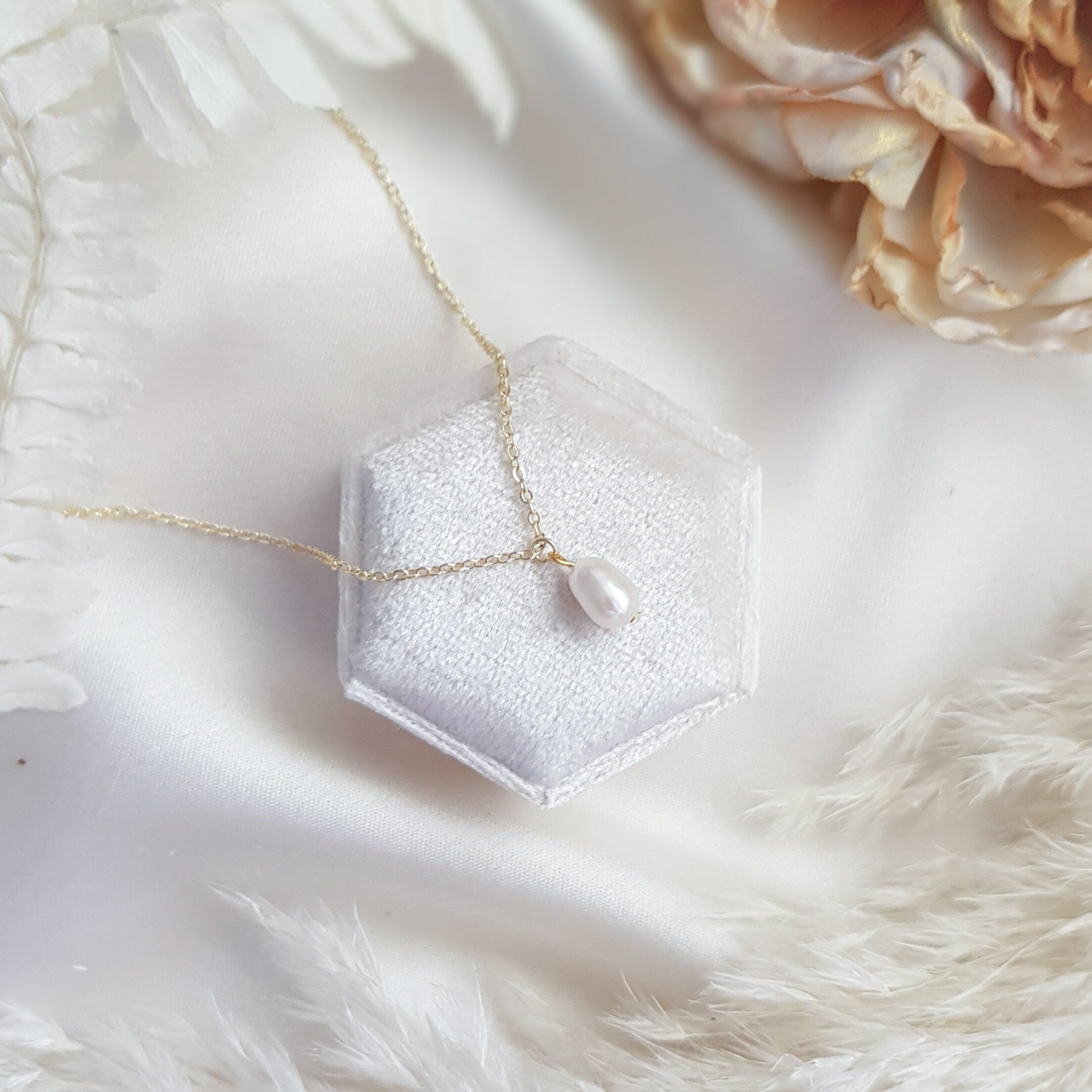 Baroque pearl bridal necklace, Dainty wedding necklace, Gold minimalist elegant necklace, Freshwater pearl wedding jewellery Baroque pearl bridal necklace, Dainty wedding necklace, Gold minimalist elegant necklace, Freshwater pearl wedding jewellery