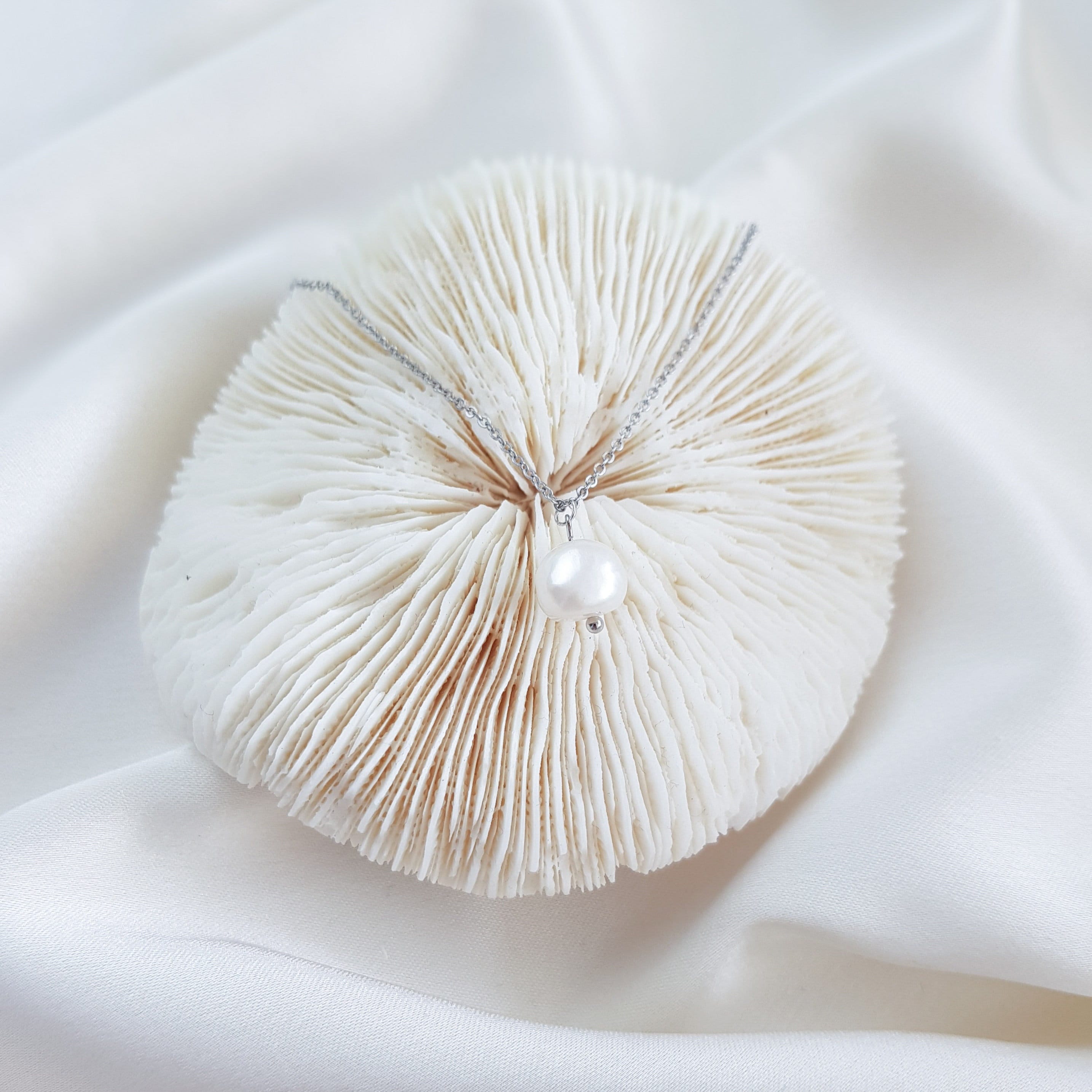 Baroque pearl bridal necklace, Dainty wedding necklace, Silver minimalist elegant necklace, Freshwater pearl wedding jewellery Baroque pearl bridal necklace, Dainty wedding necklace, Silver minimalist elegant necklace, Freshwater pearl wedding jewellery