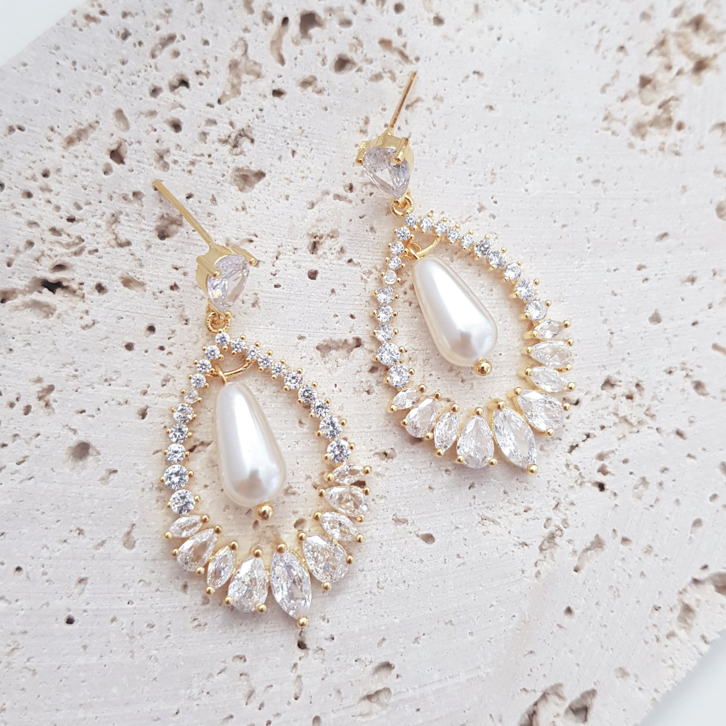 Pearl Earrings, Vintage Style Earrings, Gold Pearl Earrings, Crystal Earrings, Wedding Drop Earrings, Bridesmaid Gift