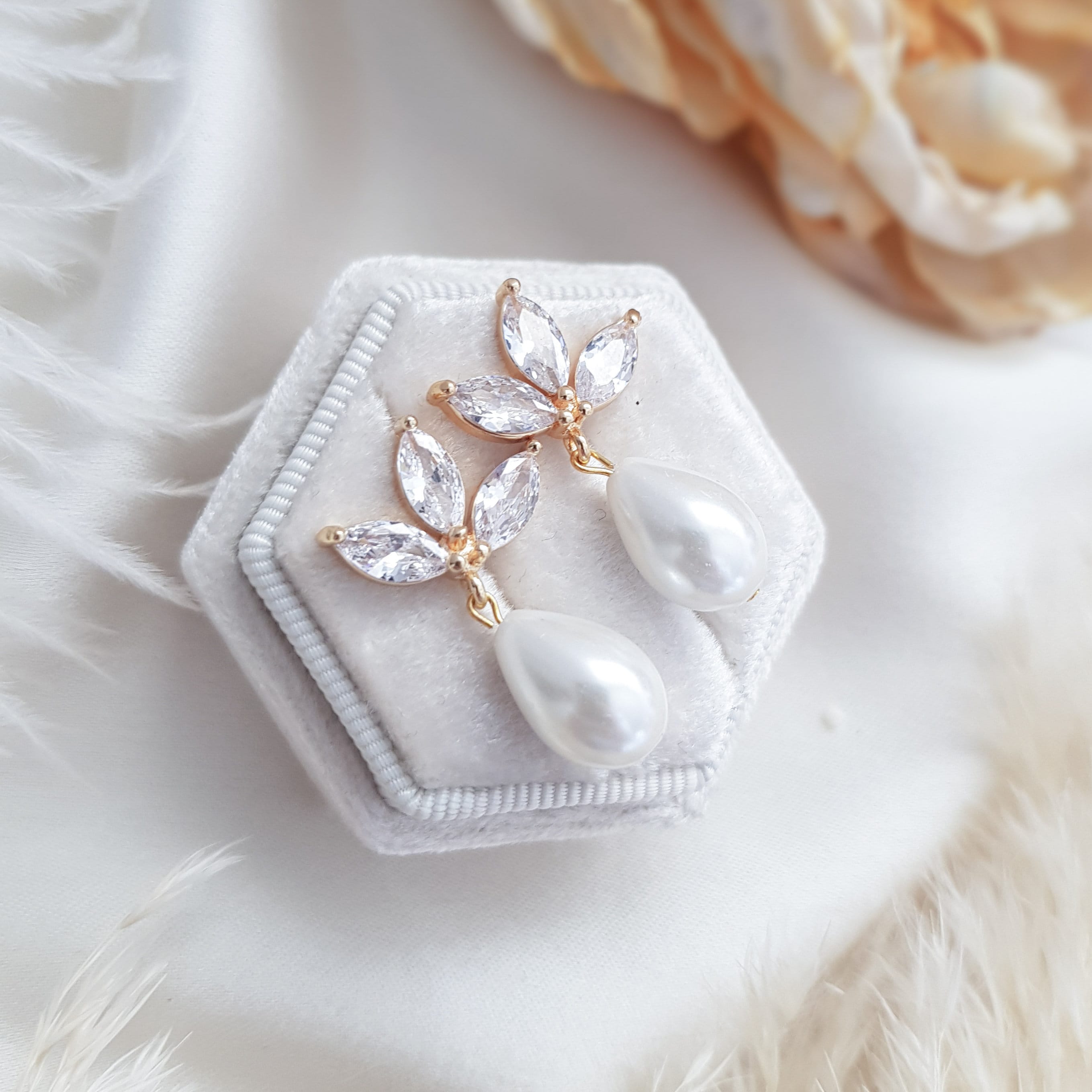 Pearl Earrings, Vintage Style Earrings, Gold Teardrop Pearl Earrings, Wedding Drop Earrings, Bridesmaid Gift Pearl Earrings, Vintage Style Earrings, Gold Teardrop Pearl Earrings, Wedding Drop Earrings, Bridesmaid Gift