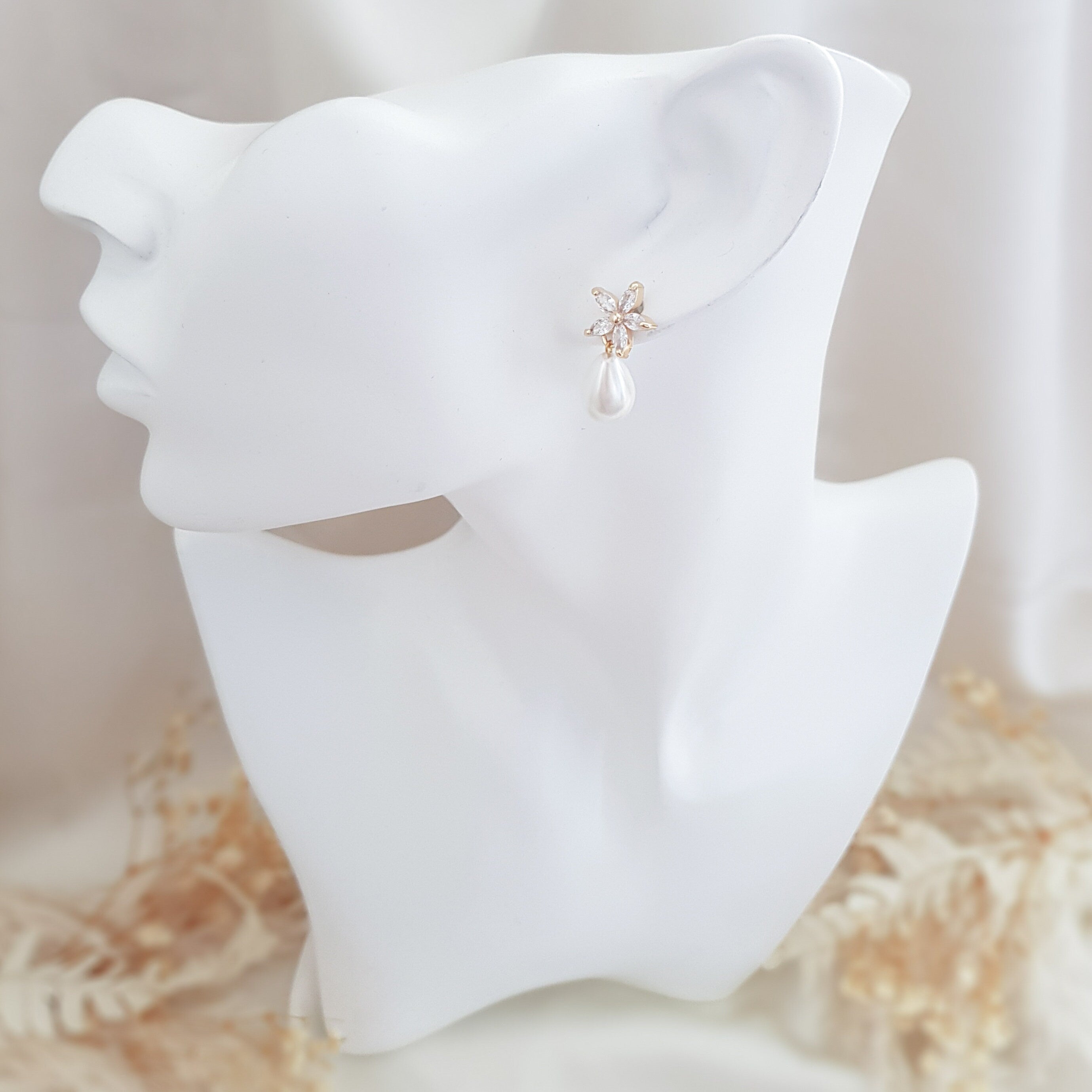 Pearl Earrings, Vintage Style Earrings, Gold Teardrop Pearl Earrings, Wedding Flower Drop Earrings, Bridesmaid Gift Pearl Earrings, Vintage Style Earrings, Gold Teardrop Pearl Earrings, Wedding Flower Drop Earrings, Bridesmaid Gift