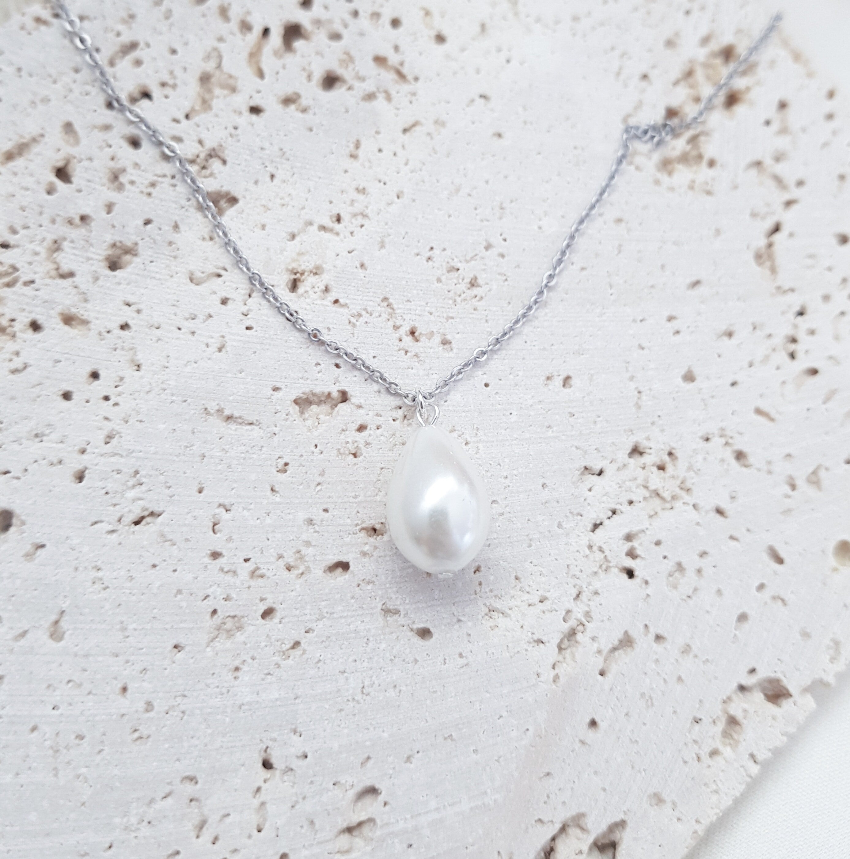 Pearl drop bridal necklace, Dainty wedding necklace, Silver elegant necklace, Pearl wedding jewellery, Jewellery for brides