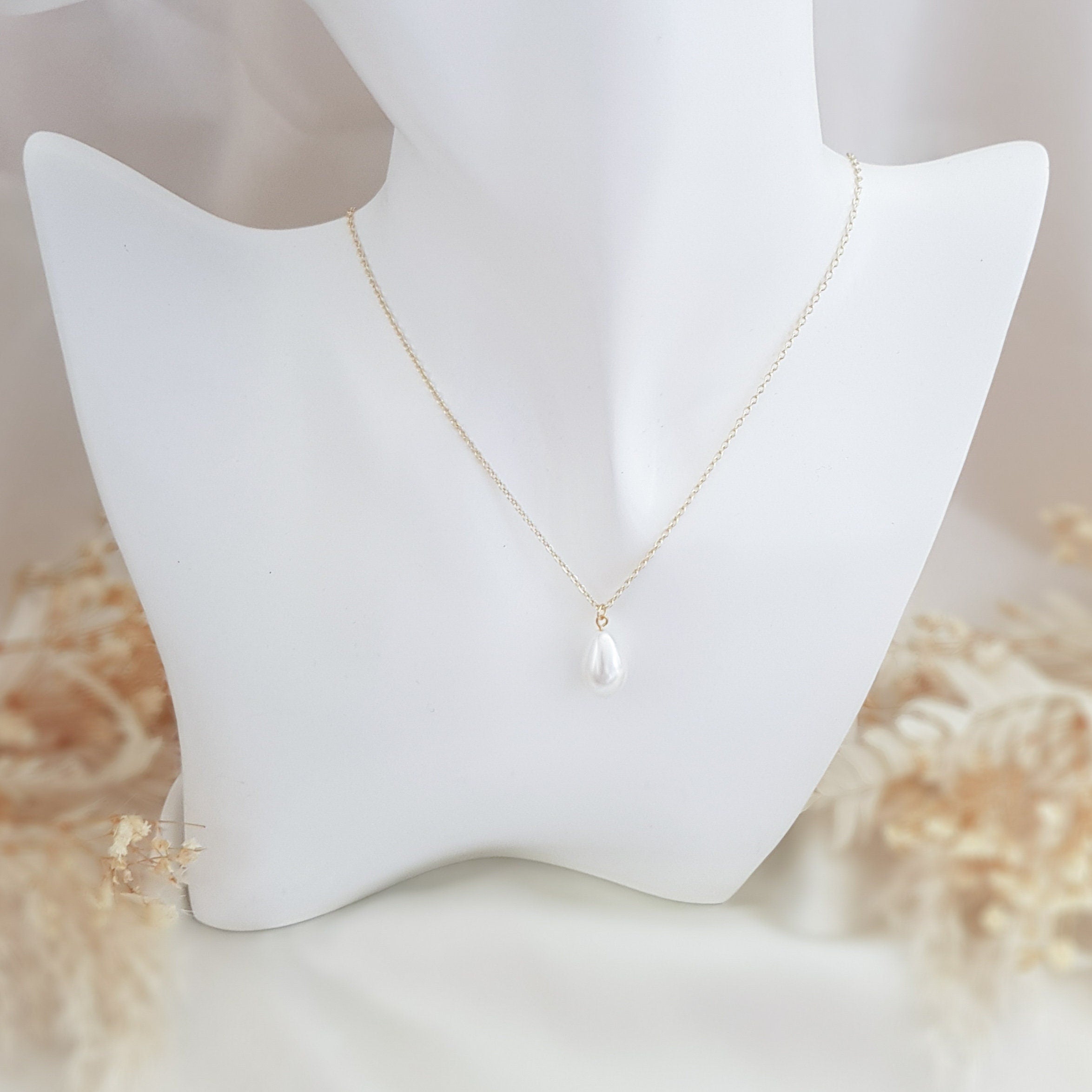 Pearl drop bridal necklace, Dainty wedding necklace, Gold elegant necklace, Pearl wedding jewellery, Jewellery for brides Pearl drop bridal necklace, Dainty wedding necklace, Gold elegant necklace, Pearl wedding jewellery, Jewellery for brides