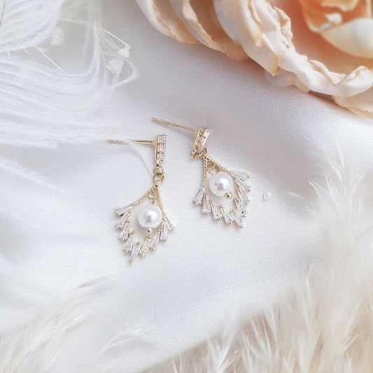 Pearl Earrings, Vintage Style Earrings, Gold Pearl Earrings, Wedding Drop Earrings, Bridesmaid Gift