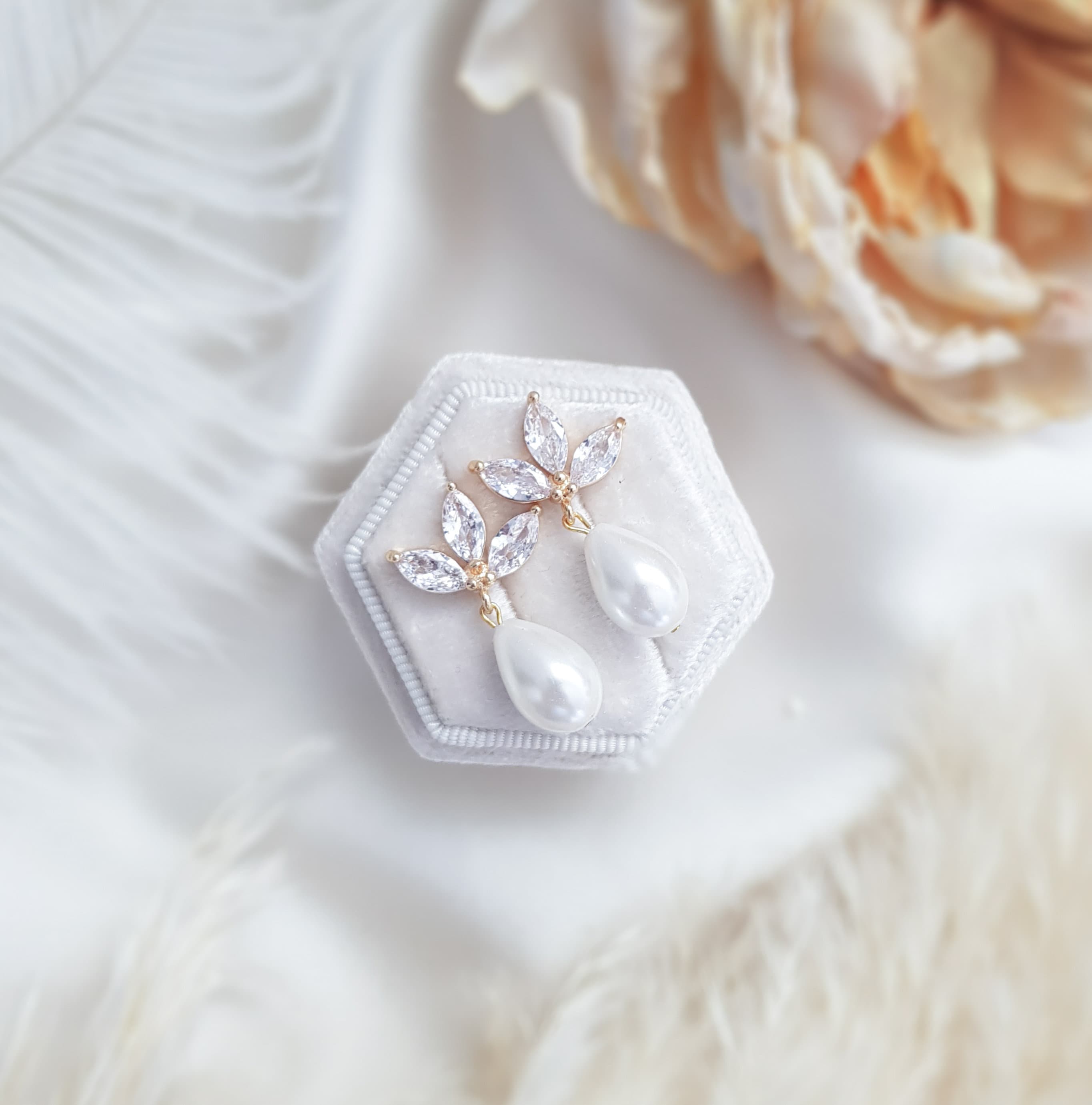 Pearl Earrings, Vintage Style Earrings, Gold Teardrop Pearl Earrings, Wedding Drop Earrings, Bridesmaid Gift Pearl Earrings, Vintage Style Earrings, Gold Teardrop Pearl Earrings, Wedding Drop Earrings, Bridesmaid Gift