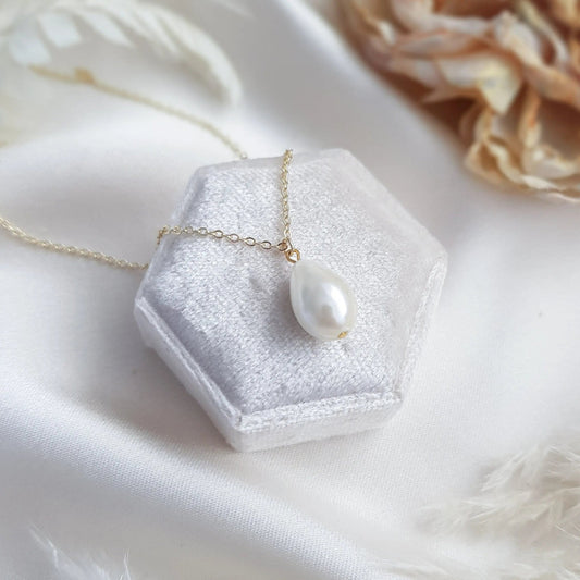 Pearl drop bridal necklace, Dainty wedding necklace, Gold elegant necklace, Pearl wedding jewellery, Jewellery for brides - House of Hats