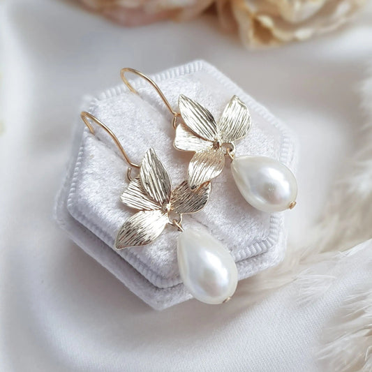Pearl Drop Earrings, Bridal Earrings, Vintage Style Earrings, Gold Pearl Earrings, Wedding Earrings, Bridesmaid Gift - House of Hats
