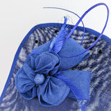 Cappello fascinator con piume di fiori a goccia grande blu reale