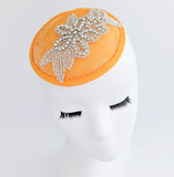 Cappelli da sposa con fascinator piccoli in cristallo arancione uk