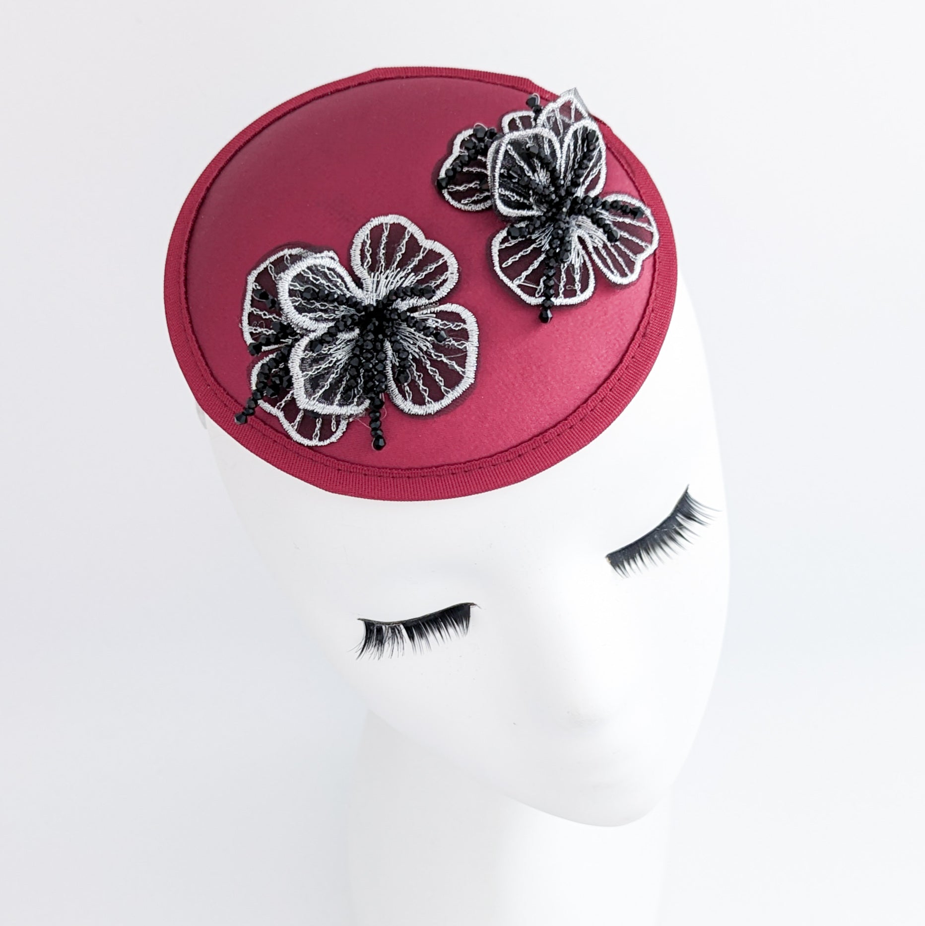 Cappelli da sposa fascinator piccoli in raso di cristallo rosso nero uk